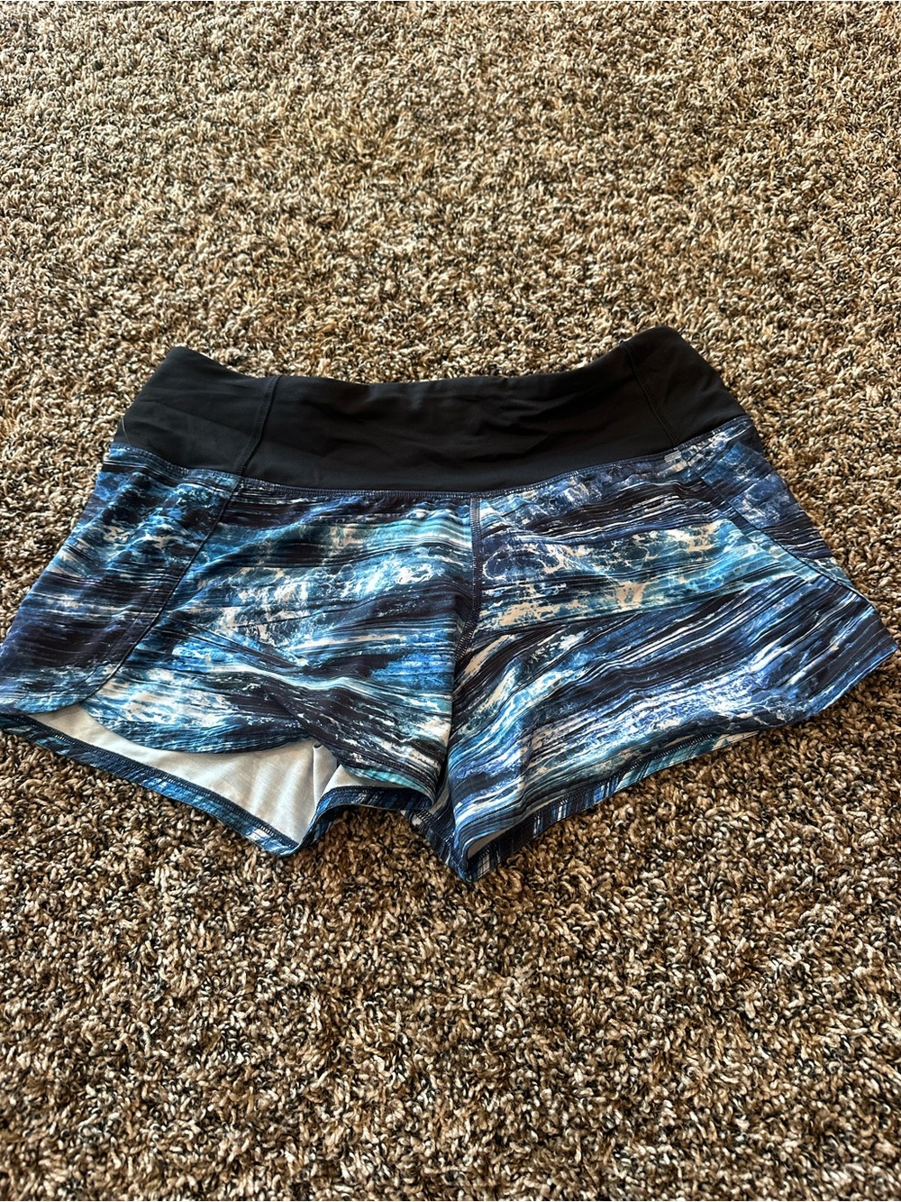 lululemon Women's Blue Wave Print Athletic Shorts - Black Waistband